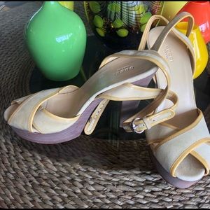 Cross Cross Block Gucci Heels